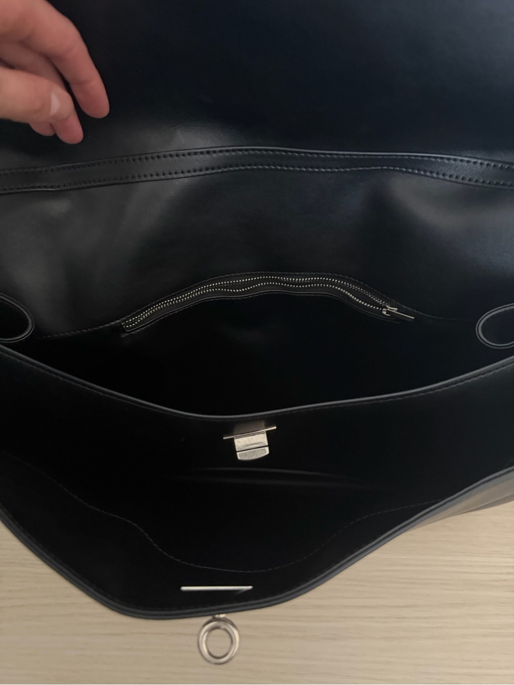 Classic Black Leather Shoulder Bag - Elegant Everyday Tote - Picture 8 of 8